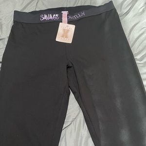 Savage X Fenty “Philly” Leggings